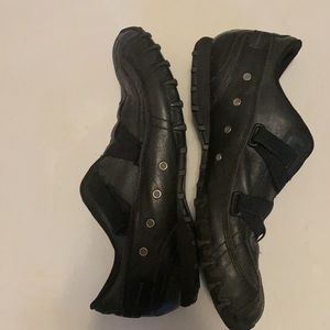 Diesel women’s black leather 2000s sneakers SZus 10